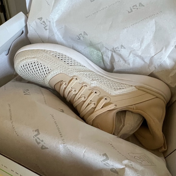 NEW APL Women’s Techloom Tracer Beach/Metallic Pearl/White Size 7.5 - Picture 8 of 13